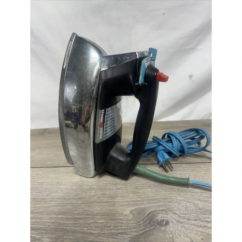 Vintage General Electric GE H2F88T Silver/Black 1100W 120V Steam/Dry Iron Works